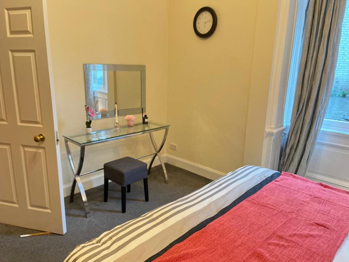 Royal Mile Mansions 2 Bedroom - Edinburgh City Centre Exterior photo